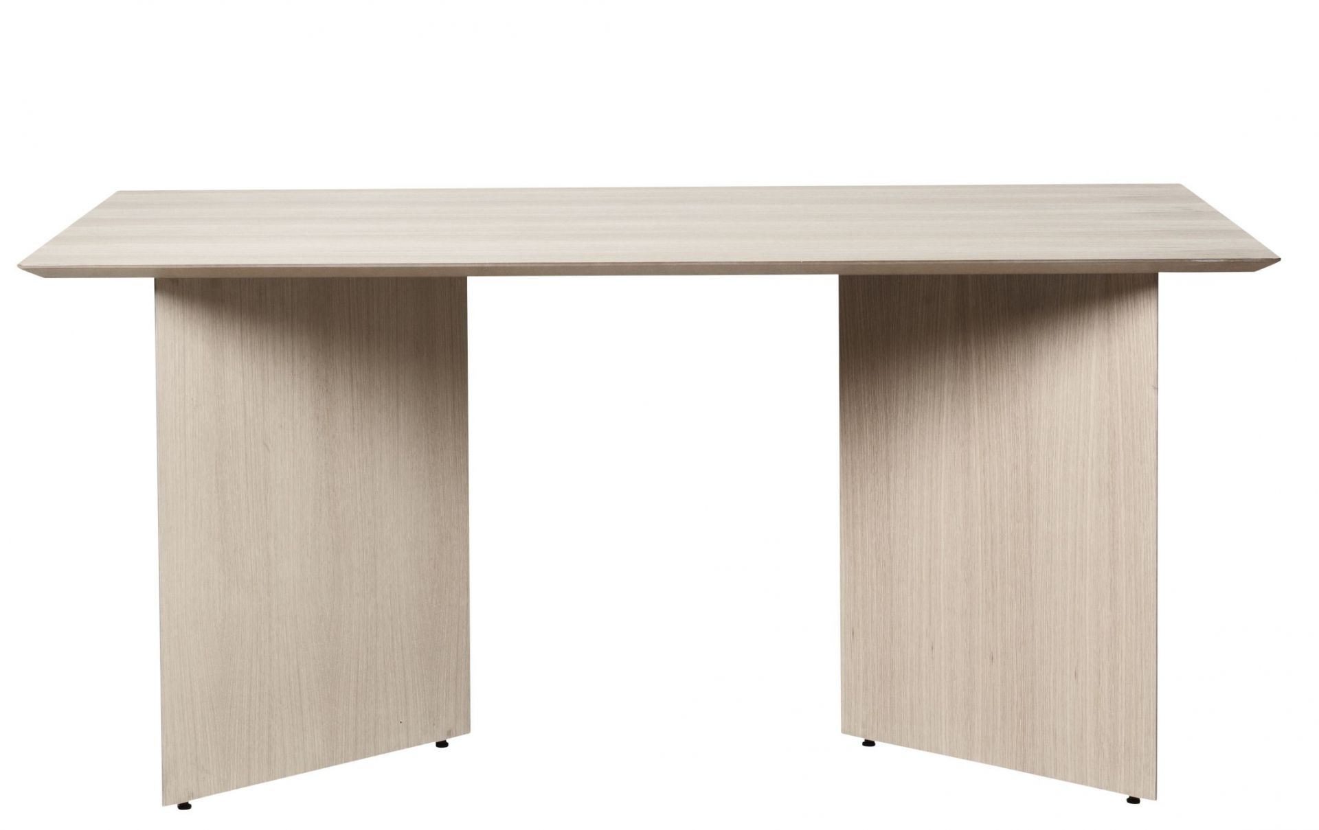 Heller, rechteckiger Mingle Table Tisch von Ferm Living, 160 cm, mit Holzstruktur und zwei Tischbeinen.